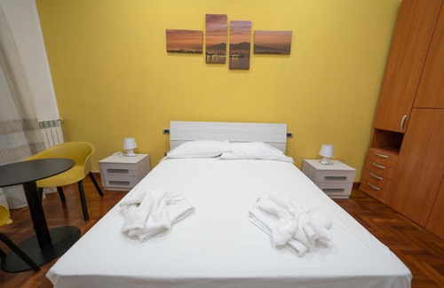 Historical Center Apartment | Hello Chiaia By Dimorra