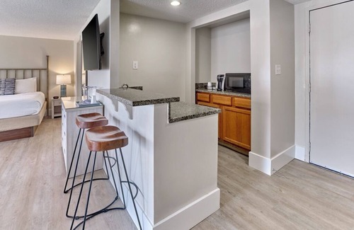 Rehoboth Beach Hotel | Henlopen Oceanfront Hotel