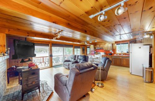 Sanbornton House | Hermit Lake Retreat