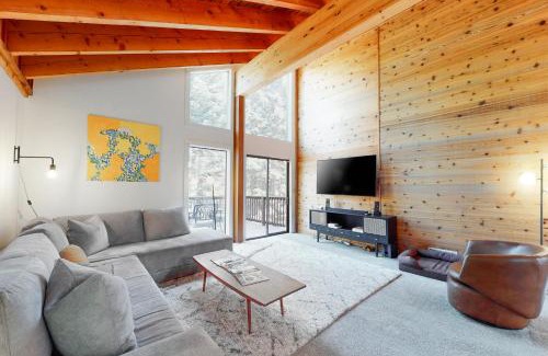 Truckee House | Herringbone Hideaway