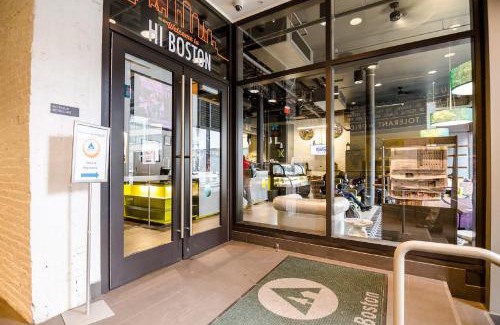 Theatre District Hostel | HI Boston Hostel