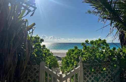 Dunmore Town House | Hibiscus Hill Guest House - Elegant Garden Oasis, Pink Sand Bch home