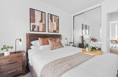 Caulfield North Apartment | Hidden Gem at Caulfield Park