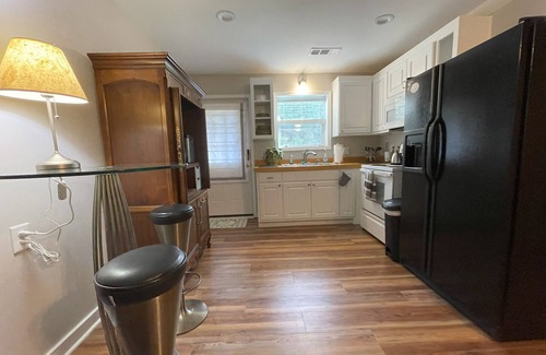 Suwanee Cottage | Hidden Gems in Heart of Suwanee 1Br/1Ba - 2 separate cottages available