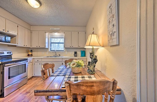 Broken Bow Cottage | 'Hidden Oaks' Broken Bow Vacation Rental, Pets OK!