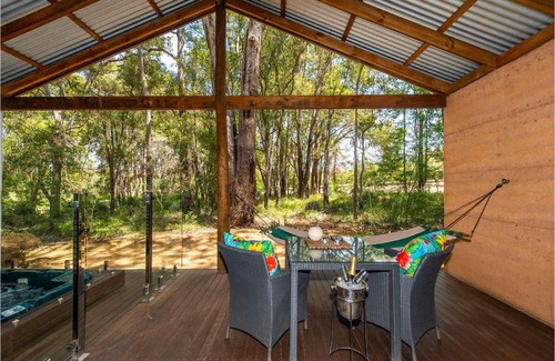 Pickering Brook Cabin | Hidden Valley Eco Spa Lodges & Day Spa