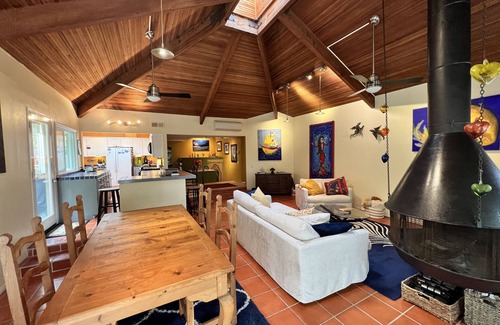 Leucadia House | Hideaway Steps to Beaches of Leucadia