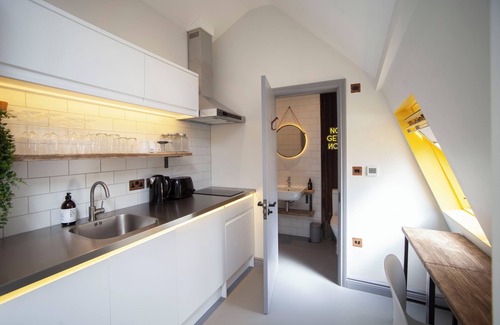 Bristol Old City Apartment | Higgihaus 26 Clare Street Aparthotel