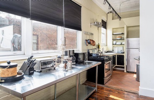 Downtown Asheville Apartment | High-design Loft on Historic Alley Park Free