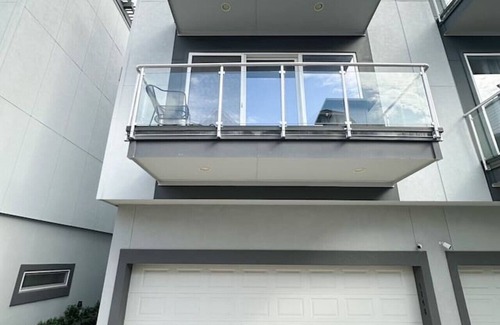 Shady Acres House | High-End 3BR/3.5BA Heights Home w Rooftop & WiFi