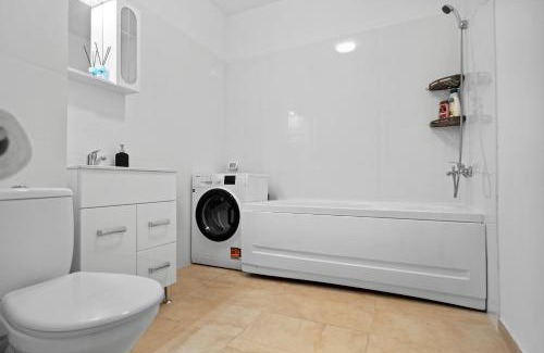 Sector 6 Apartment | High-end Apartment with Panoramic View, Parking & Pool