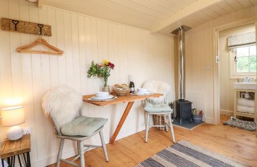 Ashbourne House | High Grounds Shepherd's Hut