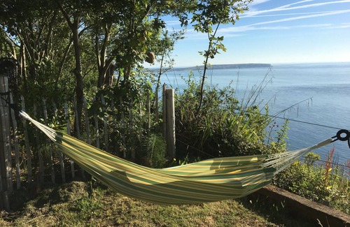 Shanklin Cabin | Highcliff Cottage - Clifftop Paradise