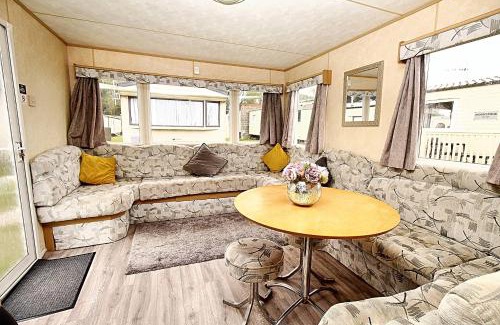 Clacton-on-Sea House | Highfield Grange, Orchards