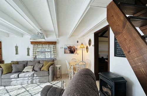 Hillsville Cabin | Highland Hideaway- Hot Tub