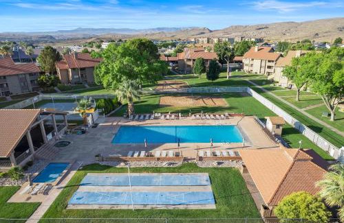 St. George House | Hikers Hideaway - Cozy Resort Condo with Pool & More