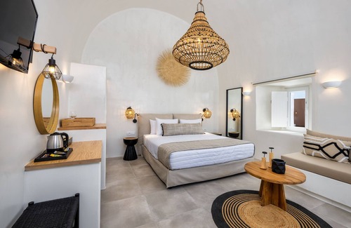 Fira Hotel | Hill Suites