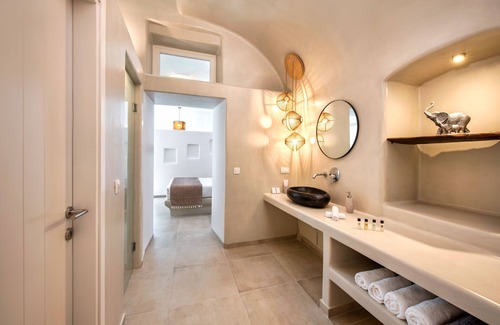 Fira Hotel | Hill Suites