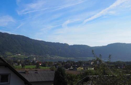 Bodensdorf Apartment | Hillside Hideaway