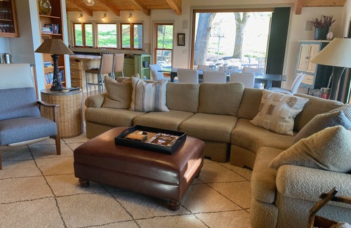 Geyserville House | Hilltop views, 30 private acres, expansive swimming pool