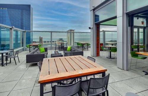 Near South Side Hotel | Hilton Garden Inn Chicago McCormick Place