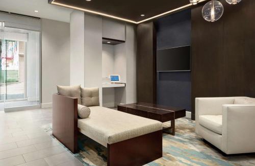 South Loop Hotel | Hilton Garden Inn Chicago Downtown South Loop