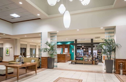 Lake Forest Hotel | Hilton Garden Inn Lake Forest Mettawa