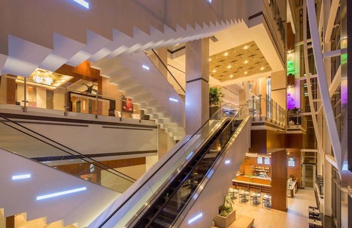 Downtown Hotel | Hilton Norfolk The Main