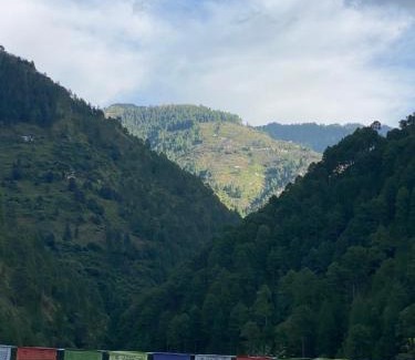 Kumharsain Hotel | Himalayan Escape - Food & Stay