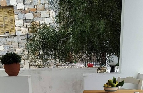 Moutsouna Apartment | "Hippocampus" adjoining rooms with 2 private wc - 2 min walk from the beach