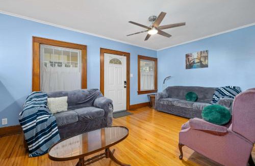 Fort Wayne Apartment | Historic 2 Bdr across from Lakeside Park