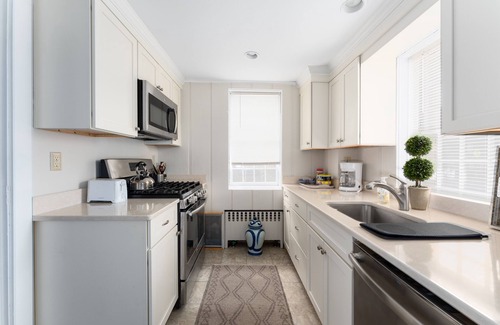Historic Hill House | Historic 4-Bedroom Home in the Heart of Newport
