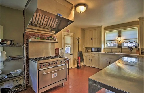 Hanover House | Historic Bucher House with central location to Gettysburg and Lancaster Amish