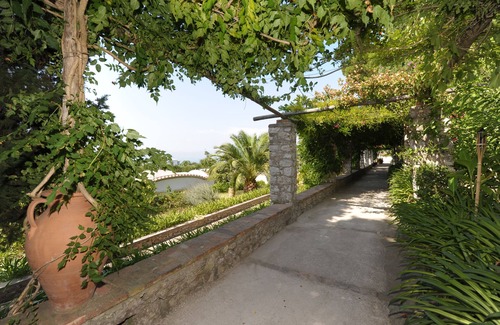 Tiberio Villa | Historic Capri villa with large garden with breathtaking, unforgettable views
