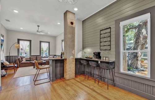 New Braunfels House | Historic Gem Near Schlitterbahn