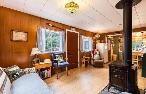 Julian House | Historical Cabin in Julian Pet's okay!