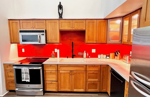 South of Market Apartment | Historical Clocktower Loft