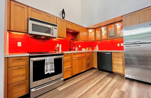 South of Market Apartment | Historical Clocktower Loft