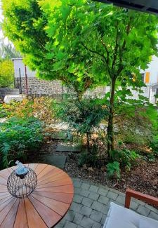 Kettig Apartment | Hochwertiges Apartment mit 3 Räumen und Terrasse statt Hotelzimmer - Festung zu Ketghe, Nähe Koblenz