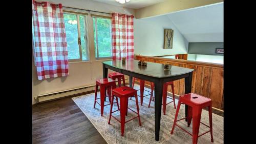 Campton House | Hodgeman Condo 22-2