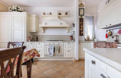 Arco Apartment | Holiday Apartment 'Casa Zanoni' with Lake View, Shared Garden, Balcony & Wi-Fi