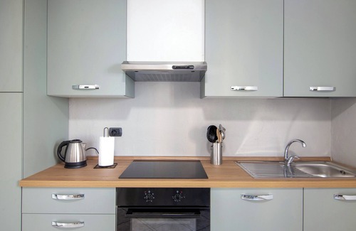 Dongo Apartment | Holiday Apartment "Dongo Garden" with Private Garden & Wi-Fi