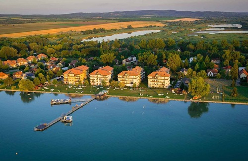 Balatonoszod Apartment | Holiday apartment right on the beach
