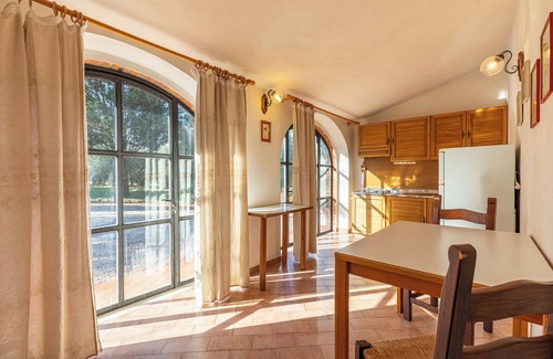 Santarello Apartment | Holiday Apartment "Canaiolo" with Shared Pool