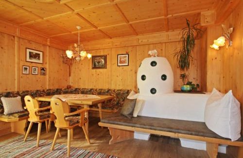 Runhof House | Holiday Home Berghof Reich by Interhome