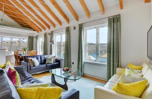 Fowey House | Holiday Home Bull Hill by Interhome