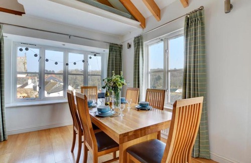 Fowey House | Holiday Home Bull Hill by Interhome