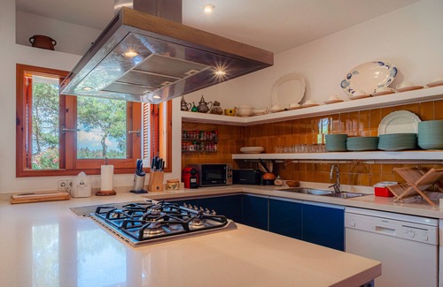 La Savina House | Holiday Home 'Can Tamarix' with Private Pool, Wi-Fi and Air Conditioning