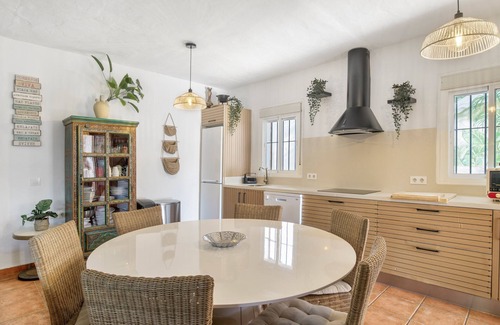 Zahora House | Holiday Home "El Rincón Del Che" with Private Pool, Garden and Wi-Fi