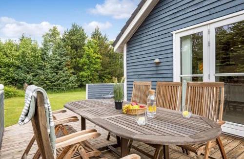 Hou House | Holiday Home Felina - from the sea by Interhome